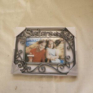 New in Box  7"X 9"Rectangular Metal Sisters Picture Frame For  4"x 6" Picture